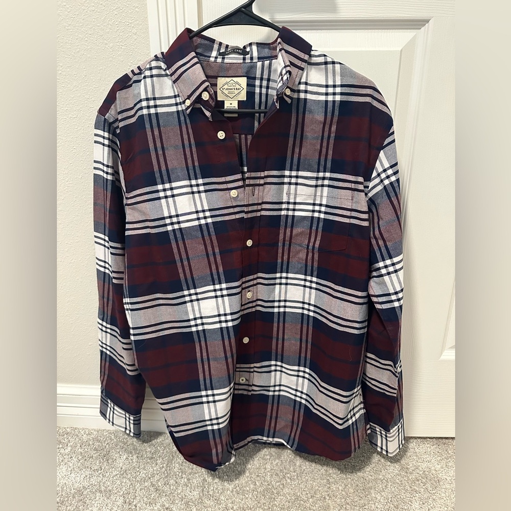 Men’s button up size medium
